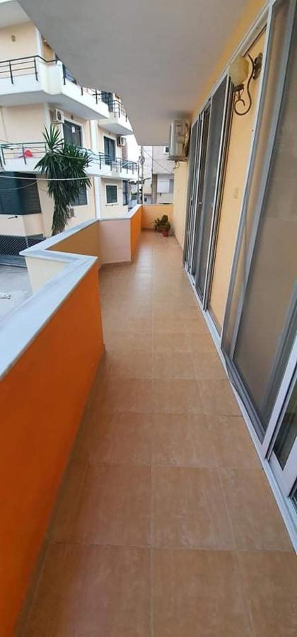 Enjoy Apartment Sarandë Esterno foto