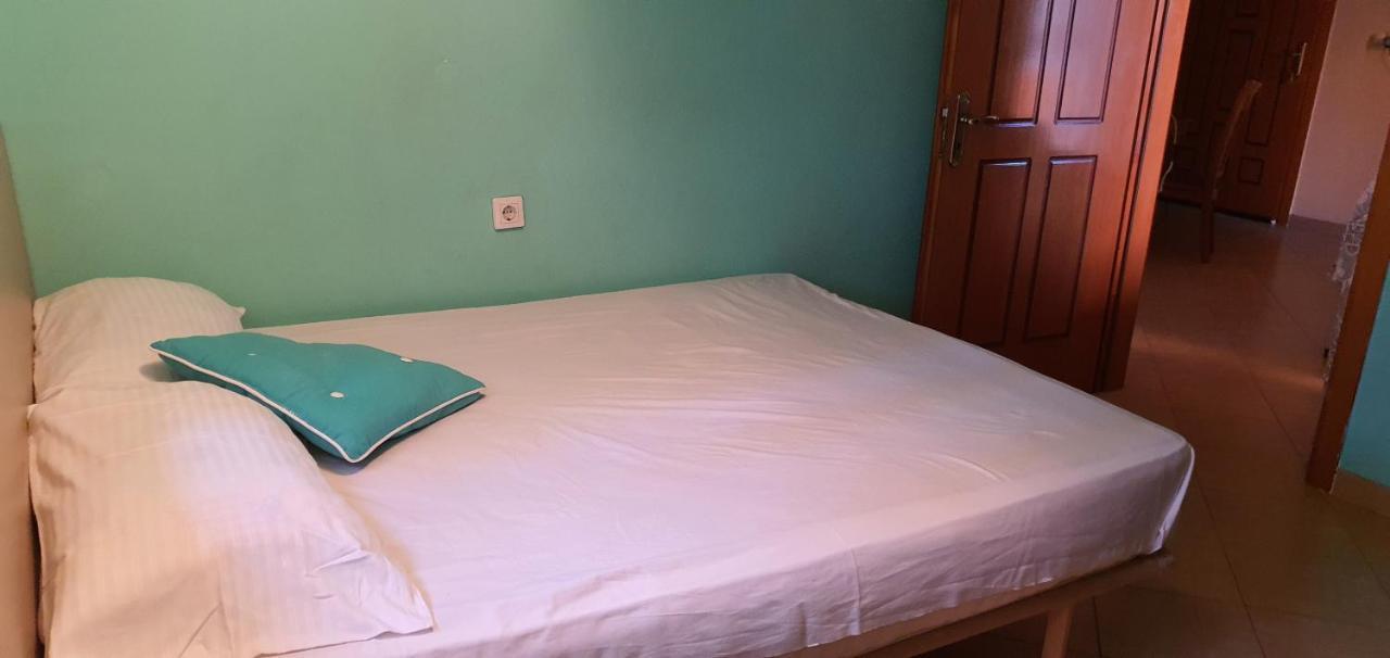 Enjoy Apartment Sarandë Esterno foto